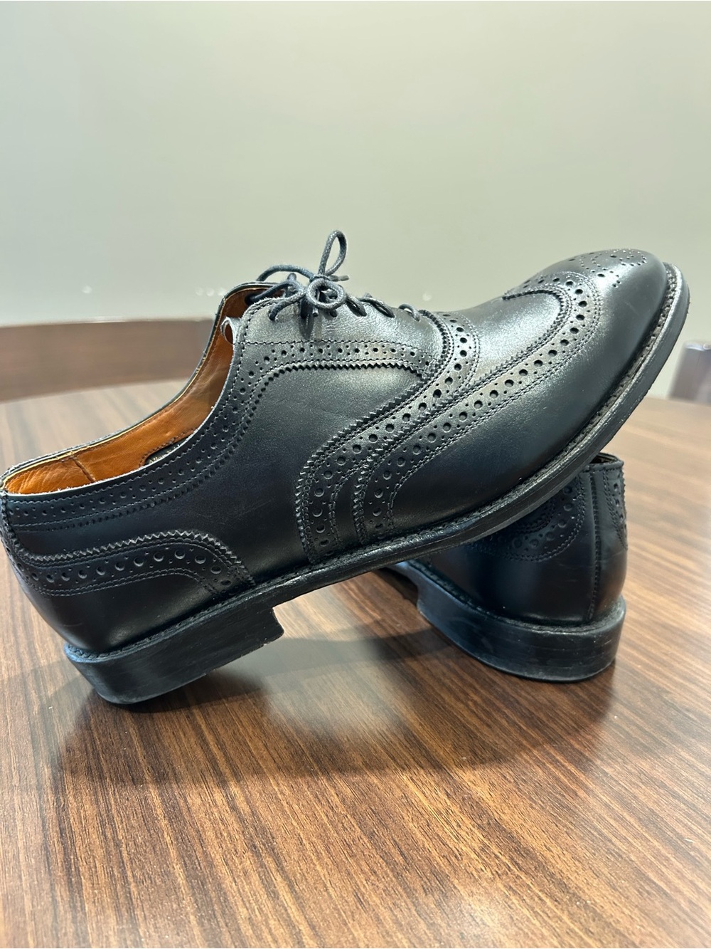Men’s Allen Edmonds US 10 3E (Extra Wide) wingtip dress shoes in black leather